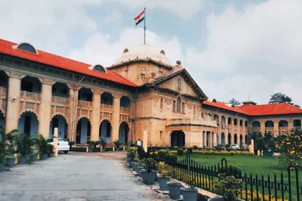 बीएसए को अध्यापकों के वेतन भुगतान का निर्देश