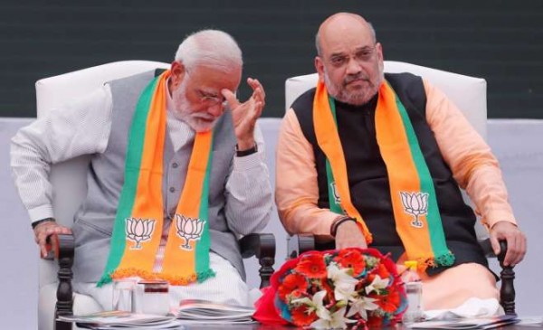 सावधान ! NRC-NPR पर नर्मी और सीएए पर मोदी सरकार का अड़ियल रुख है खतरनाक, 
