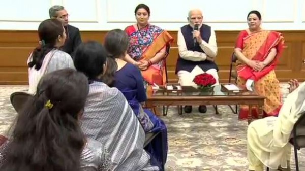 नारी शक्ति पुस्कार: बेटी हुई तो पति ने छोड़ा, महिला ने PM मोदी को सुनाई आपबीती