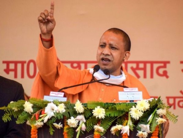 मऊ में CM योगी ने 136 करोड़ की योजनाओं का किया लोकार्पण