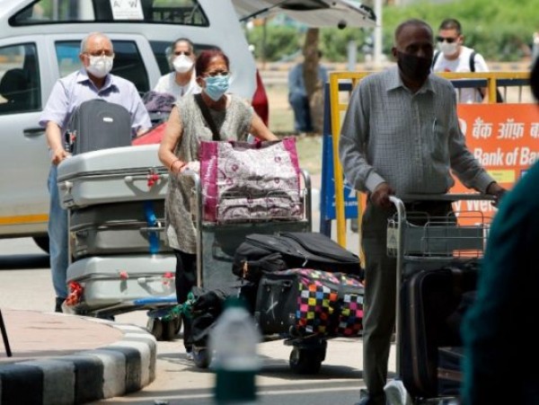 ब्रिटेन से आने वाले सभी यात्रियों का एयरपोर्ट पर होगा कोरोना टेस्ट