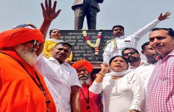 हरियाणा के एकमात्र दलित मठ पर कब्जे की कोशिश में बीजेपी सांसद