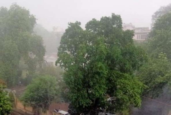उत्तर भारत में बदल सकता है मौसम, बंगाल की खाड़ी में तैयार हो रहा चक्रवाती तूफान