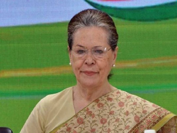 सोनिया गांधी ने प्रणब मुखर्जी के निधन पर दुख जताया, उनके योगदान को याद किया