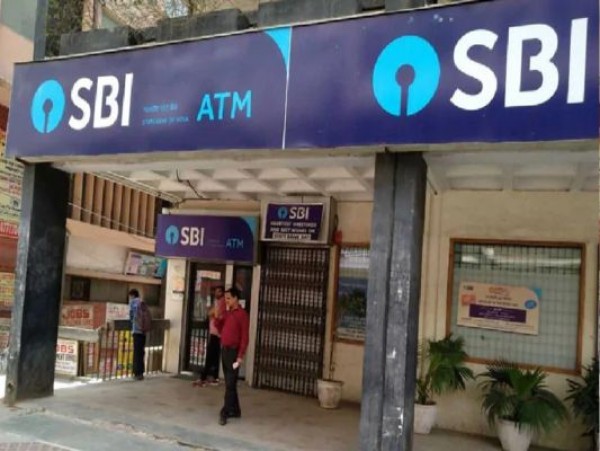 SBI के ग्राहकों के लिए अच्छी खबर, अब बैंक घर पर भेजेगा पैसे, जानिए क्या है प्रोसेस