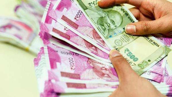 सरकार ने लघु बचत योजनाओं पर ब्याज दरें घटाईं, PPF पर 7.1% मिलेगा ब्याज
