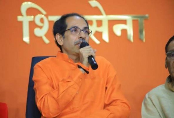 महाराष्ट्र: सीएम उद्धव ठाकरे के सामने फंसा ये बड़ा सियासी पेंच