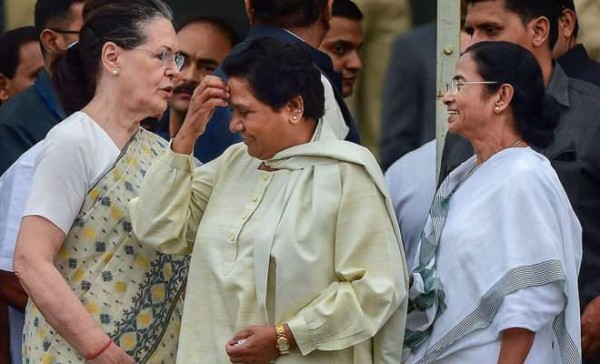 सोनिया की बैठक में अब नहीं पहुचेंगी ममता और मायावती