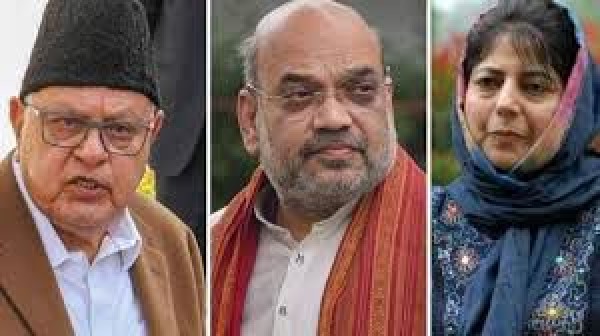 महबूबा ने केंद्र पर संविधान का सम्मान नहीं करने का आरोप लगाया