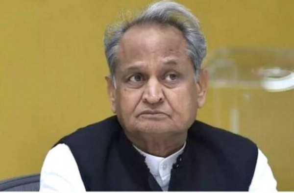 संकट में सरकार का सहयोग करने वालों का स्वागत : गहलोत