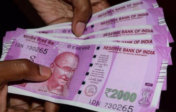आपके पीएफ बचत को लगेगा दोहरा झटका, कोरोना संकट में EPFO ने लिया ये फैसला