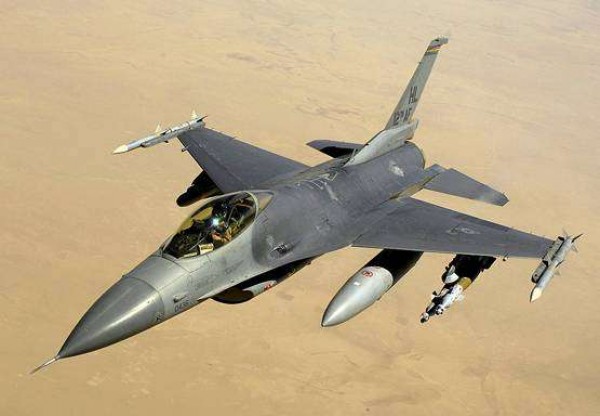 पाकिस्तान ने बढ़ाई बॉर्डर पर हलचल, F-16 और मिराज लगातार भर रहे उड़ान