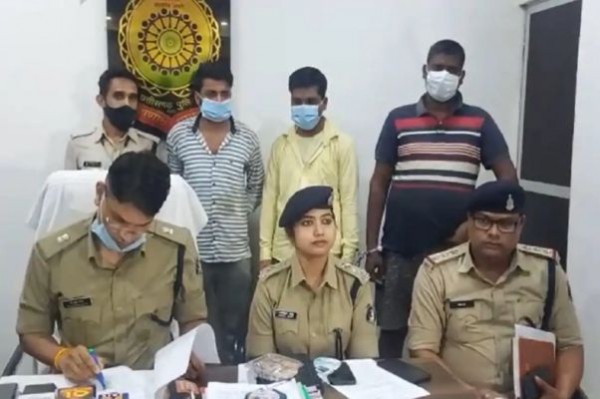 नामी ब्रांड की फ्रेंचाइजी दिलाने के नाम पर ठगी करने वाले गिरोह का भंडफोड़