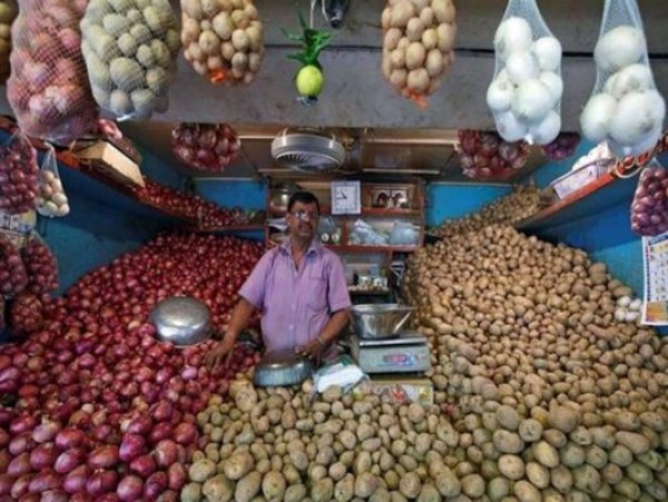 अम्बेडकर नगर: महंगाई ने किया परेशान, आसमान पर सब्जियों के दाम,
