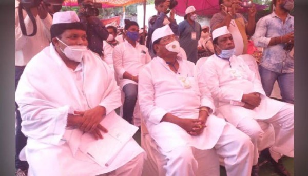 किसानों का हमदर्द बनने की होड़ः भाजपा- कांग्रेस समेत ये दल भी रेस में.