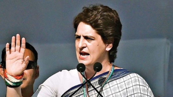 चुनाव आयोग पर प्रियंका का तंज, कहा- EC ने मानो निष्पक्षता का पन्ना ही...