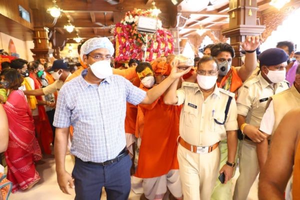 भगवान महाकाल ने नगर भ्रमण कर जाना प्रजा का हाल, तीन स्वरूपों में दिये दर्शन