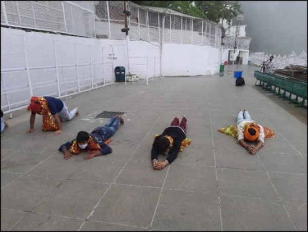 5 महीने बाद शुरू हुई वैष्णो देवी यात्रा, कोरोना को देखते हुए किए गए हैं कई बदलाव