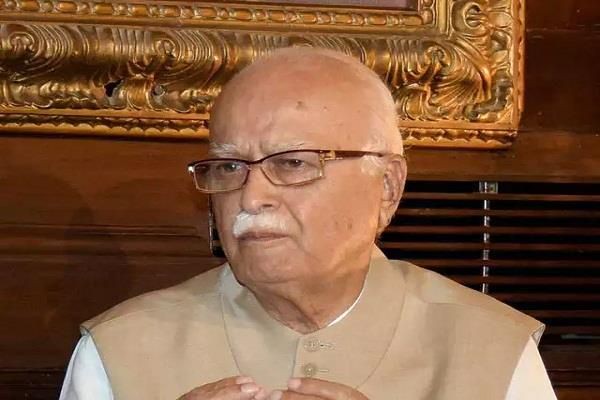 बाबरी विध्वंस केस: CBI कोर्ट में आडवाणी ने दर्ज कराया बयान, कहा- मैं निर्दोष हूं