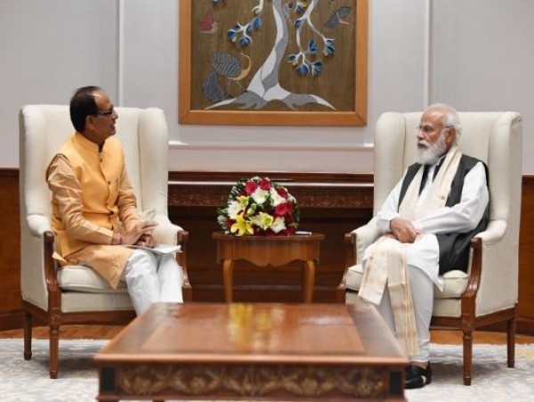 PM मोदी से मिले सीएम शिवराज, एक घंटे चली मुलाकात, जानिए किन मुद्दों पर हुई बातचीत