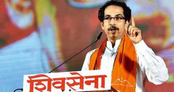 ठाकरे सरकार के खिलाफ केंद्र की मदद करने वाले अधिकारियों को चेताया
