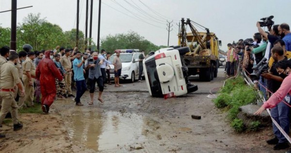 क्या विकास दुबे के एनकाउंटर ने कई महत्वपूर्ण लोगों को जीवनदान दे दिया है?