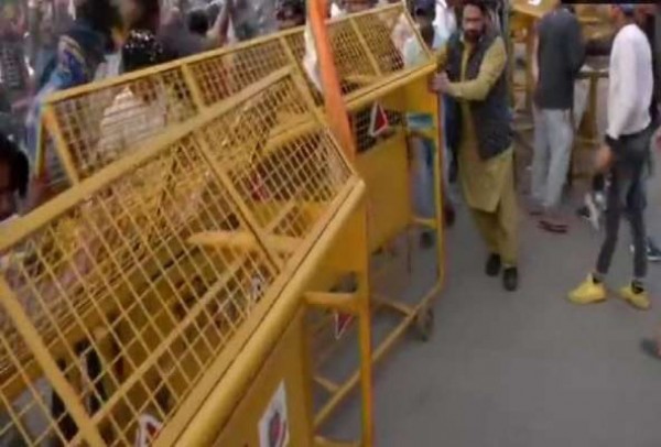 70 दिन बाद कालिंदी कुंज से 9 नंबर रास्ता नोएडा के लिए खुला, दो गुट में बंटे प्रदर्शनकारी