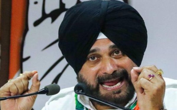 पंजाब कांग्रेस में घमासान, अमरिंदर सिंह को नवजोत सिंह सिद्धू की चुनौती