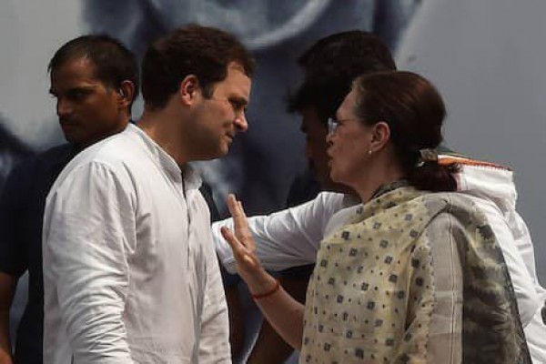 कांग्रेस का नेतृत्‍व करने से हिचक रहे राहुल, राजस्‍थान और हरियाणा के मसलों पर निगाहें टिकीं