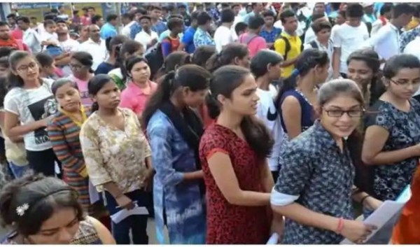 इस साल NIT में प्रवेश के लिए 12वीं कक्षा में 75% अंक की अनिवार्यता हटी; HRD मंत्री ने की घोषणा