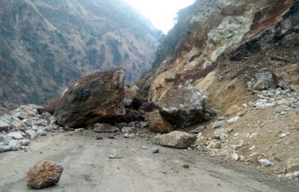 उत्तराखंड में ग्लेशियर टूटने के बाद हिमाचल के कुल्लू में भूस्खलन का अलर्ट