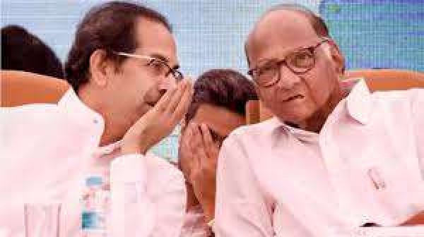 डगमगाने लगी तिगड़ी सरकार, खामोशी से उद्धव के चरस बो दिए पवार