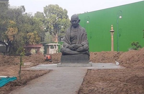 संसद भवन परिसर स्थित महात्मा गांधी की प्रतिमा को दूसरी जगह किया स्थानांतरित
