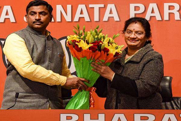तमिलनाडु से राज्यसभा सदस्य शशिकला भाजपा में शामिल