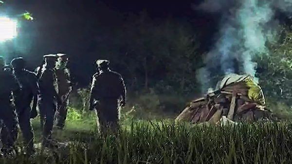 हाथरस मामले पर हाईकोर्ट ने कहा-रीति-रिवाजों के अनुसार अंतिम संस्कार की हकदार थी पीड़िता