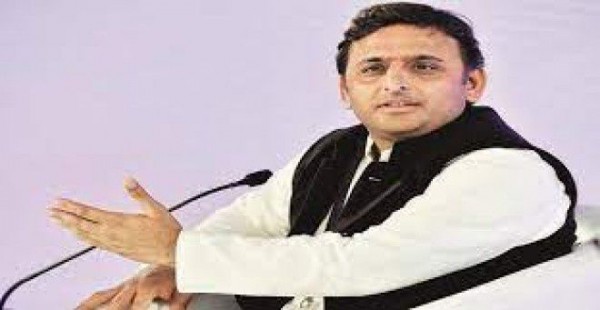 यूपी सीएम ने जिला पंचायत अध्यक्षों के चुनाव में की धांधली,  संस्थानों के लिए खतरा: अखिलेश यादव