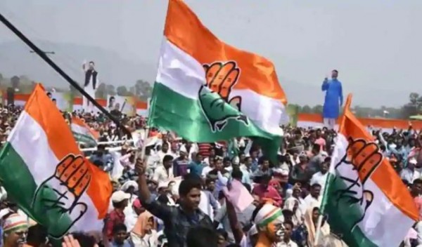पेट्रोल और डीजल के दाम में बढ़ोत्तरी के विरुद्ध कांग्रेस के देशव्यापी धरना
