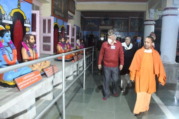 हमारी सेनाएं देश की सीमाओं की रक्षा पूरी मजबूती के साथ कर रहीं: CM योगी