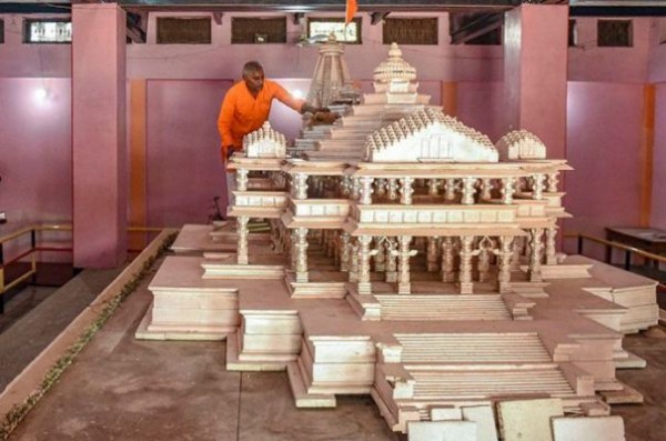 नृपेंद्र मिश्रा ने अयोध्या में डाला डेरा, ट्रस्ट की बैठक में पीएम के कार्यक्रम से लेकर मंदिर मॉडल पर
