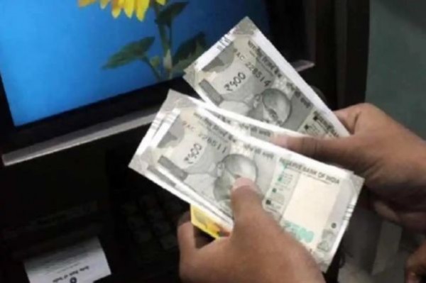 दूसरों से बिल्कुल अलग है LIC की ये जबदरस्त स्कीम