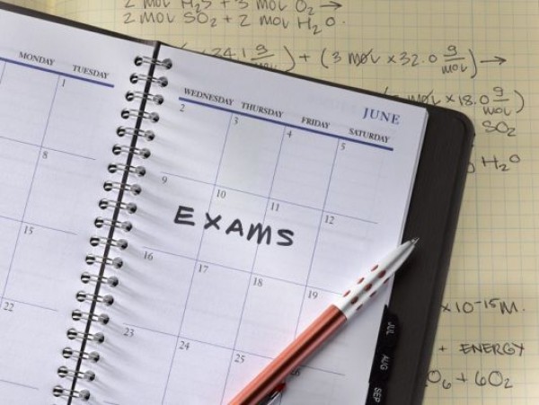 ICSE, ISC स्टूडेंट्स छोड़ सकते हैं पेंडिंग बोर्ड परीक्षाएं, इंटर्नल एसेसमेंट से मिलेंगे अंक