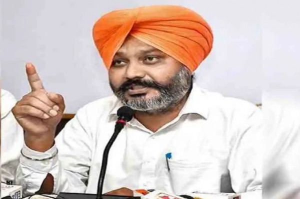 कैप्टन अमरिंदर सिंह ने पंजाब सरकार को बिहारी बाबू प्रशांत किशोर के हाथों गिरवी रख दिया है