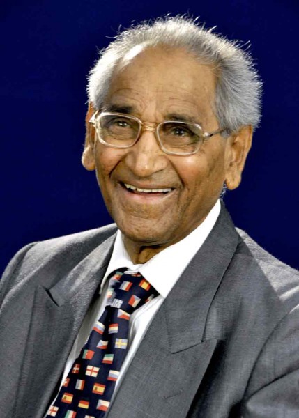 जिन्दगी एक भोर है सूरज की तरह प्रकाश बिखेरते रहे!