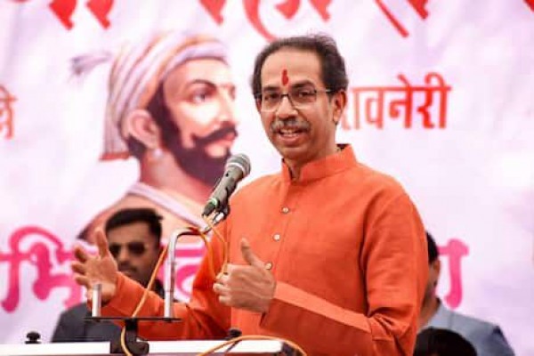 शिवसेना की किसानों को सलाह- सीमा से हटे तो नाकाबंदी करेगी सरकार, जो हो अभी हो जाए