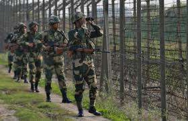 संकट की इस घड़ी में भी नहीं बाज आ रहा पाक, बालाकोट में गोलीबारी, दो जवान घायल