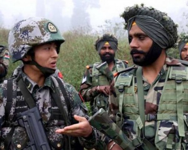 गोलों की बरसात के बीच LOC और LAC दोनों तरफ जूझना होगा भारतीय सेना को