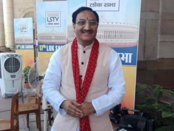 रमेश पोखरियाल का बड़ा ऐलान, लॉकडाउन में जो छात्र जहां फंसा अब वहीं दे सकेगा बची परीक्षा