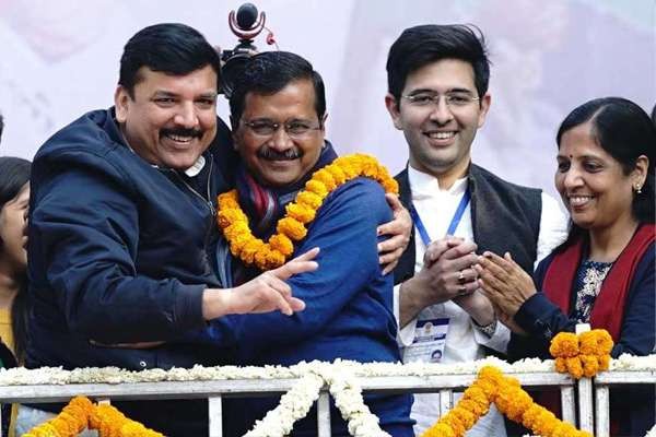केजरीवाल अपने कैबिनेट मंत्रियों को बनाए रखेंगे, AAP ने इसलिए किया यह फैसला