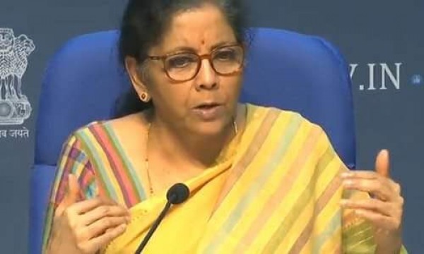 आर्थिक पैकेज की दूसरी किस्त : निर्मला सीतारमण ने ने प्रवासी मजदूरों, फेरीवालों और आम किसानों पर रखा 