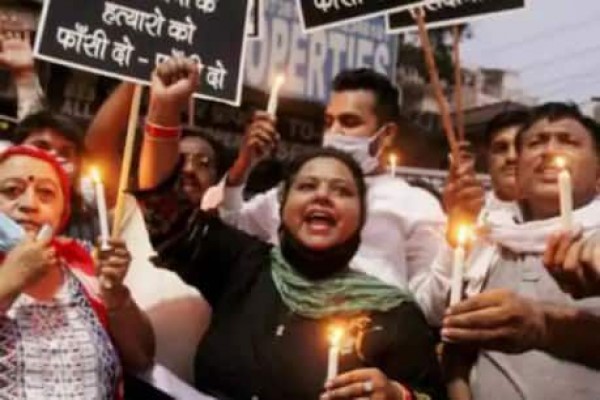 स्टिंग में खुलासा: पीड़िता ने 14 और 19 तारीख के बयान में नहीं कही रेप की बात